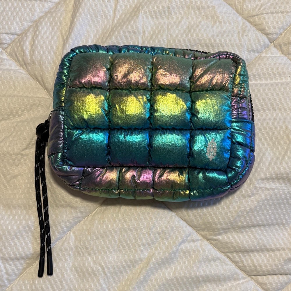 Free people FP movement Iridescent Quilted makeup bag! Nebula sold out rare!